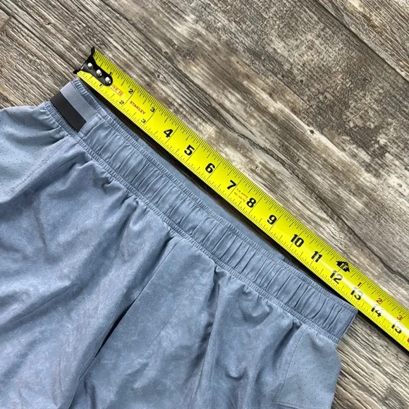 Lululemon Athletica Men Athletic Shorts Lightweight Performance, Medium